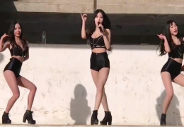 竹竿腿的小姐姐跳舞动图,动感十足动图赏析